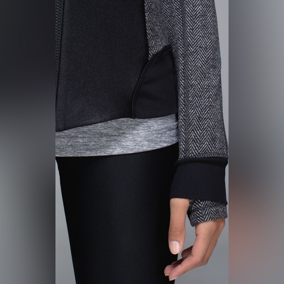 Lululemon Emerge Renewed Jacket in Black and Herringbone - EXCELLENT/LIKE NEW - Picture 8 of 13